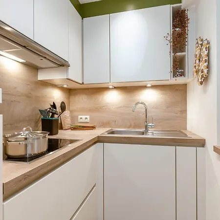 Cosy And Modern Flat In The Centre, Near The Sea
